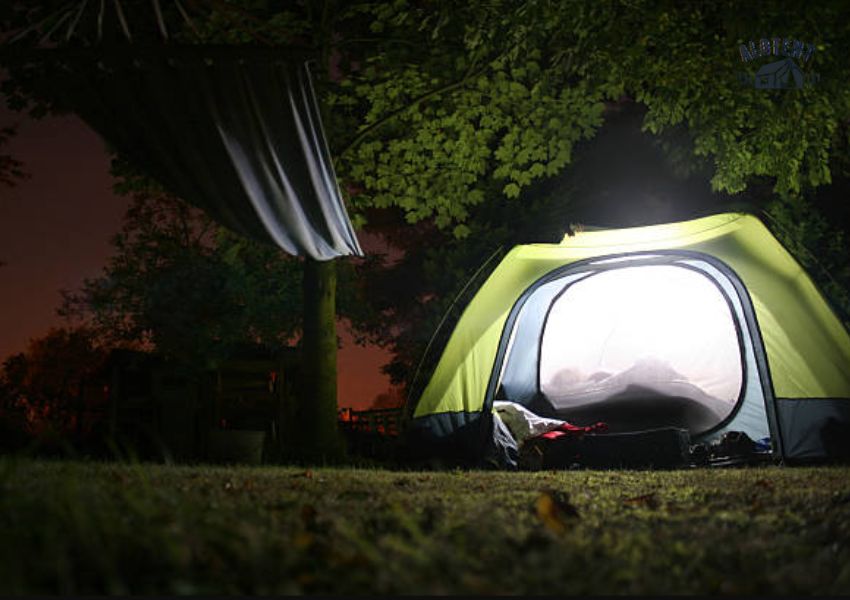 Lều cắm trại, võng, đèn tại Alotent